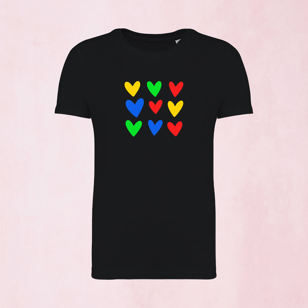 T-shirt med färgglada hjärtan | Regnbåge