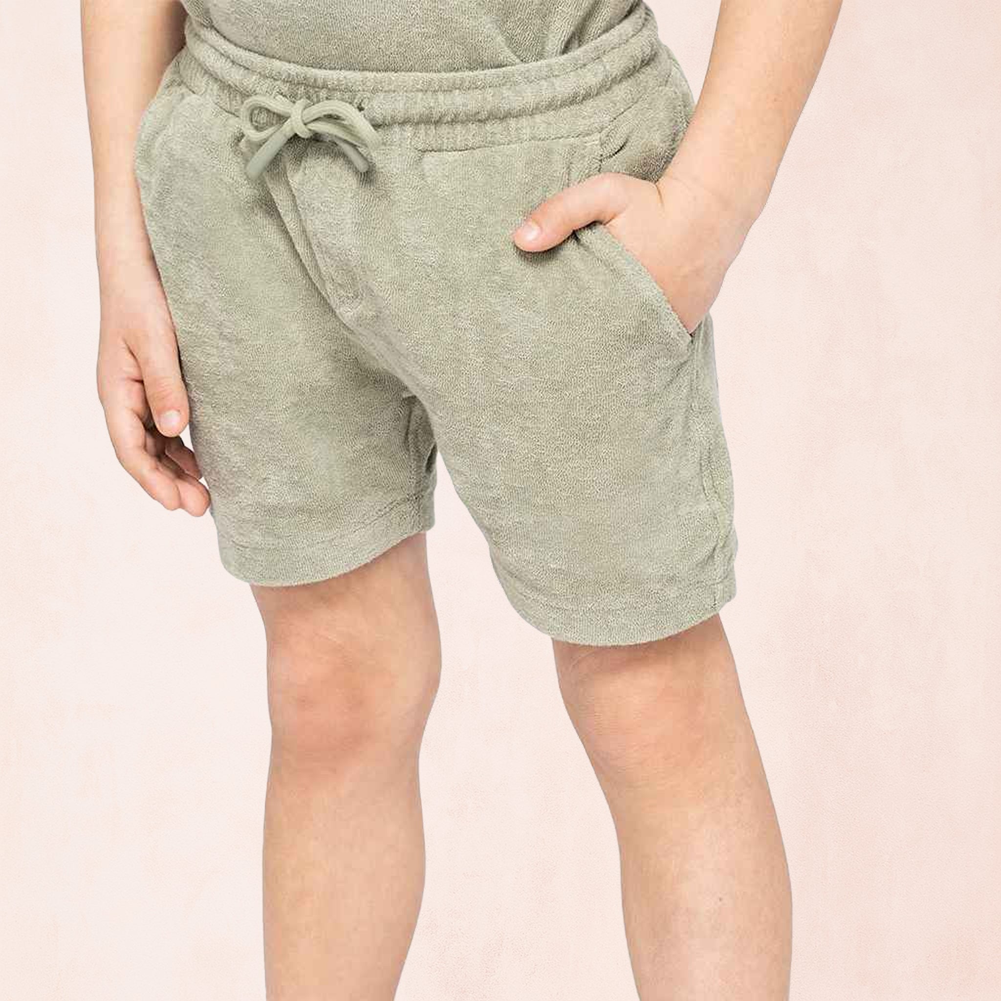 Barnshorts i frotté av ekologisk bomull och återvunnen polyester